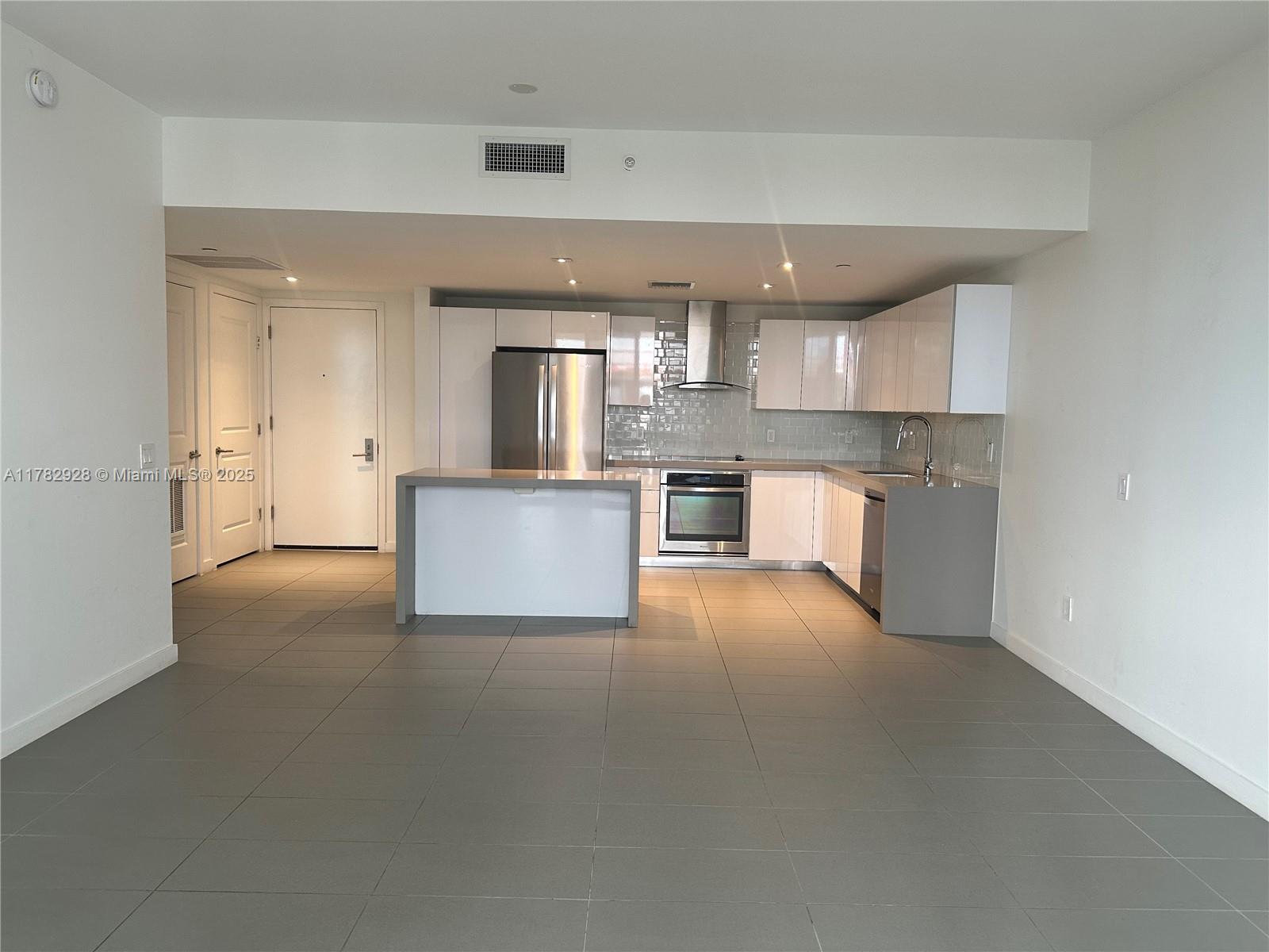CANVAS CONDO - Residential