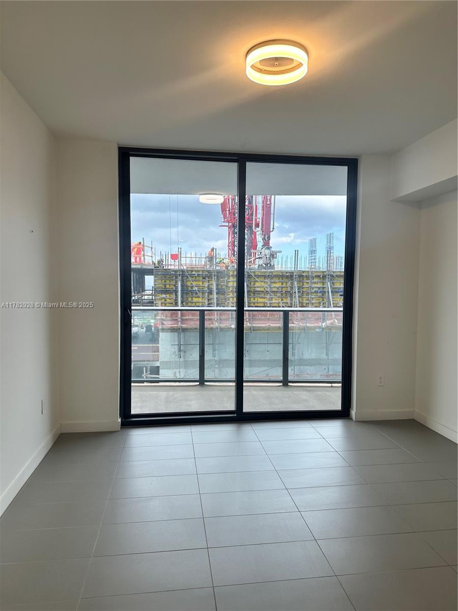 CANVAS CONDO - Residential