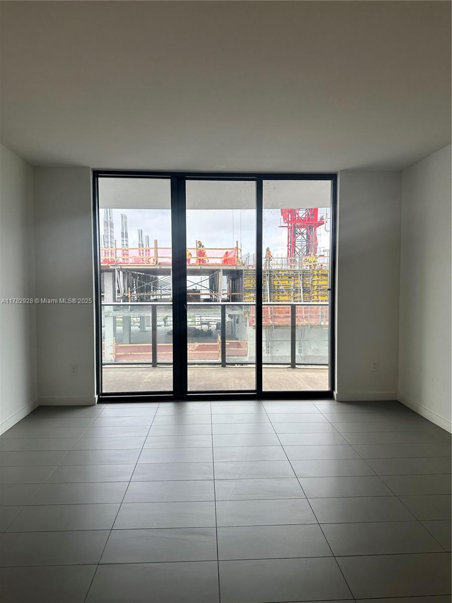 CANVAS CONDO - Residential
