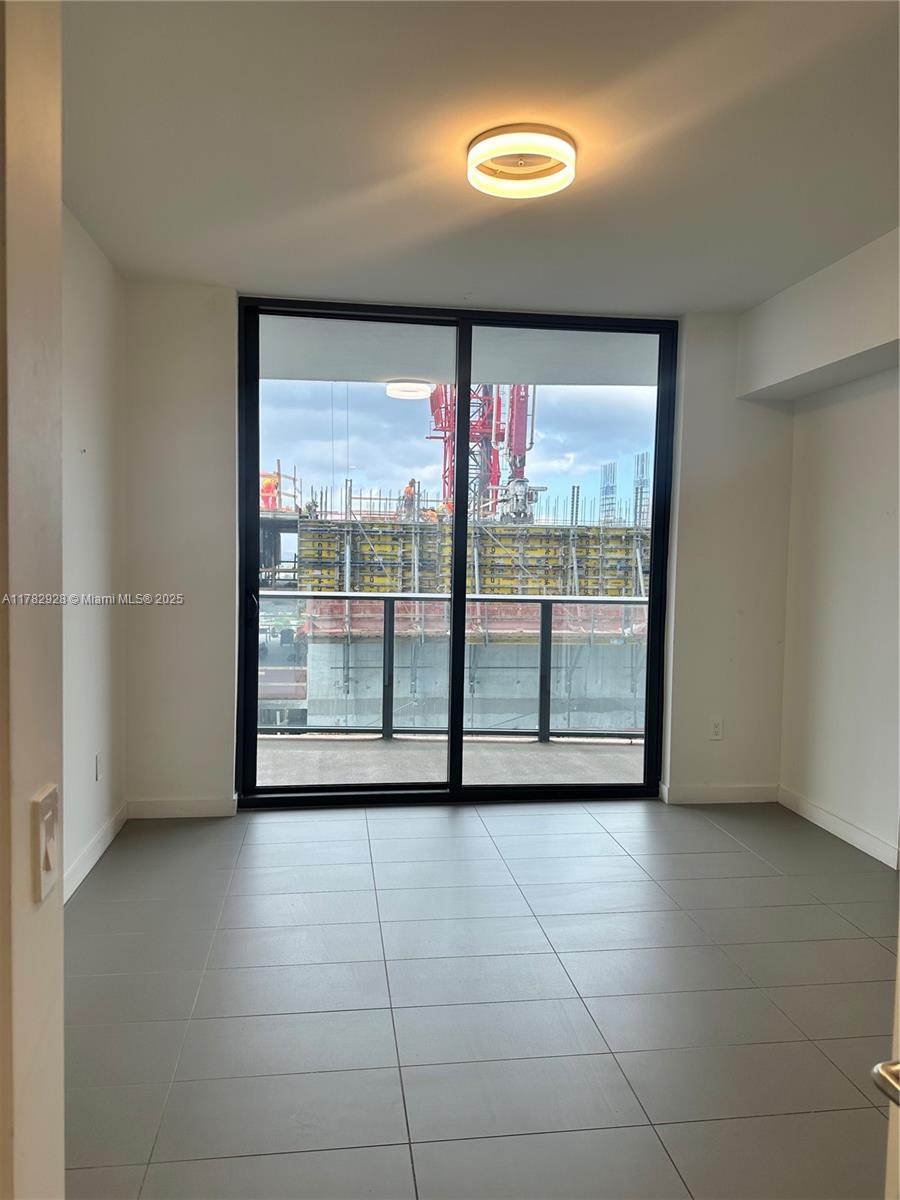 CANVAS CONDO - Residential