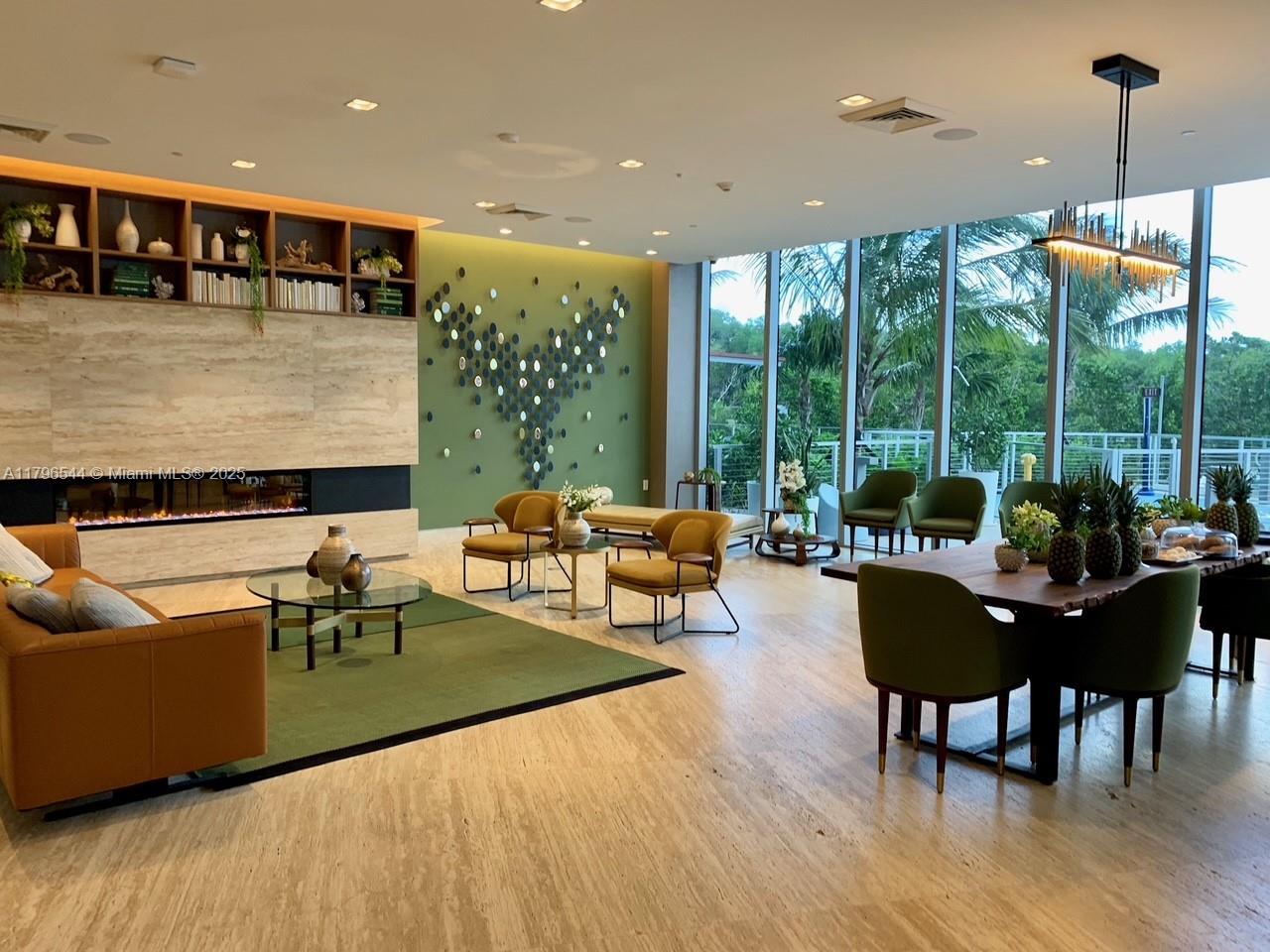 THE HARBOUR NORTH CONDO - Residential