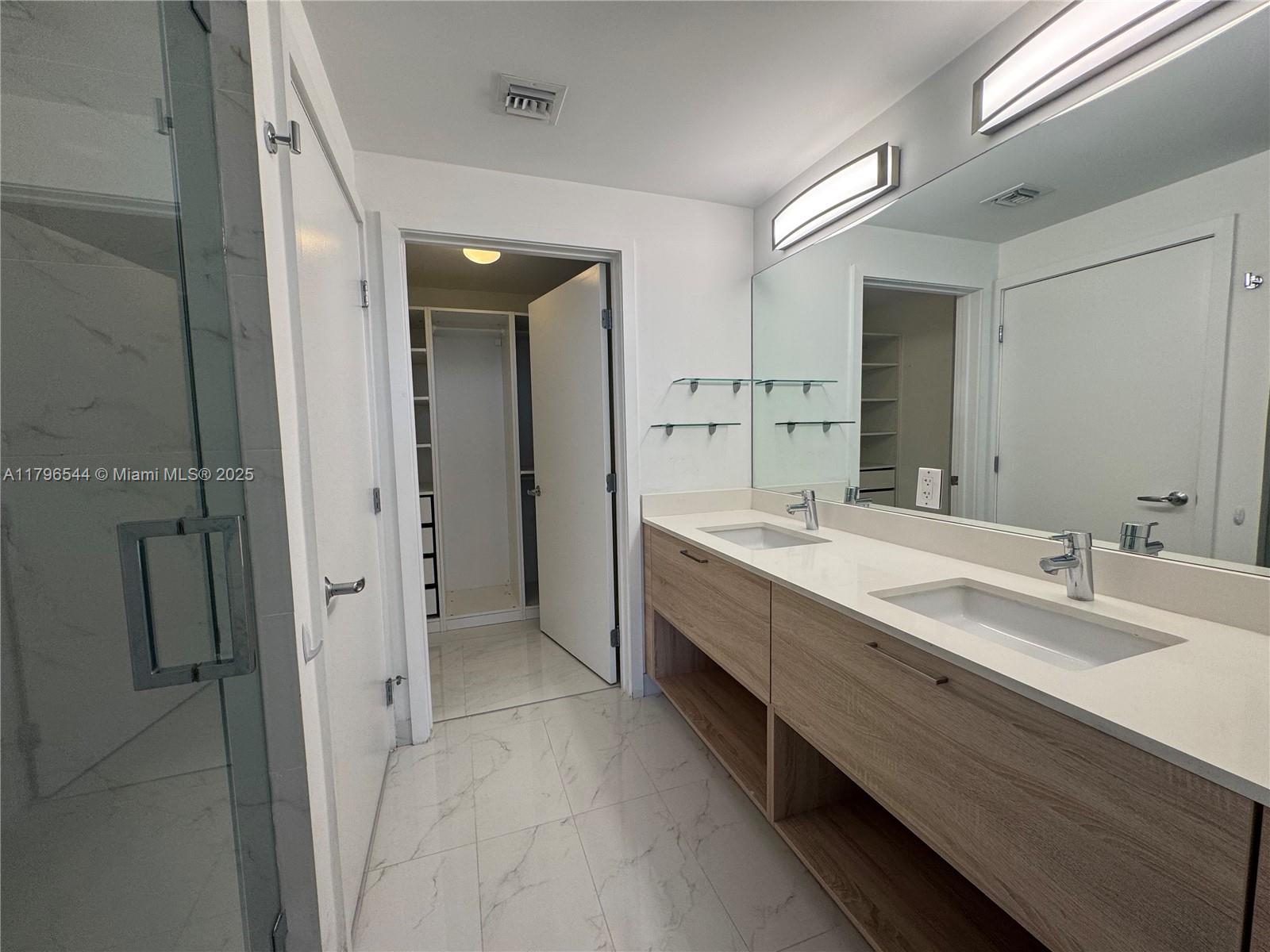 THE HARBOUR NORTH CONDO - Residential