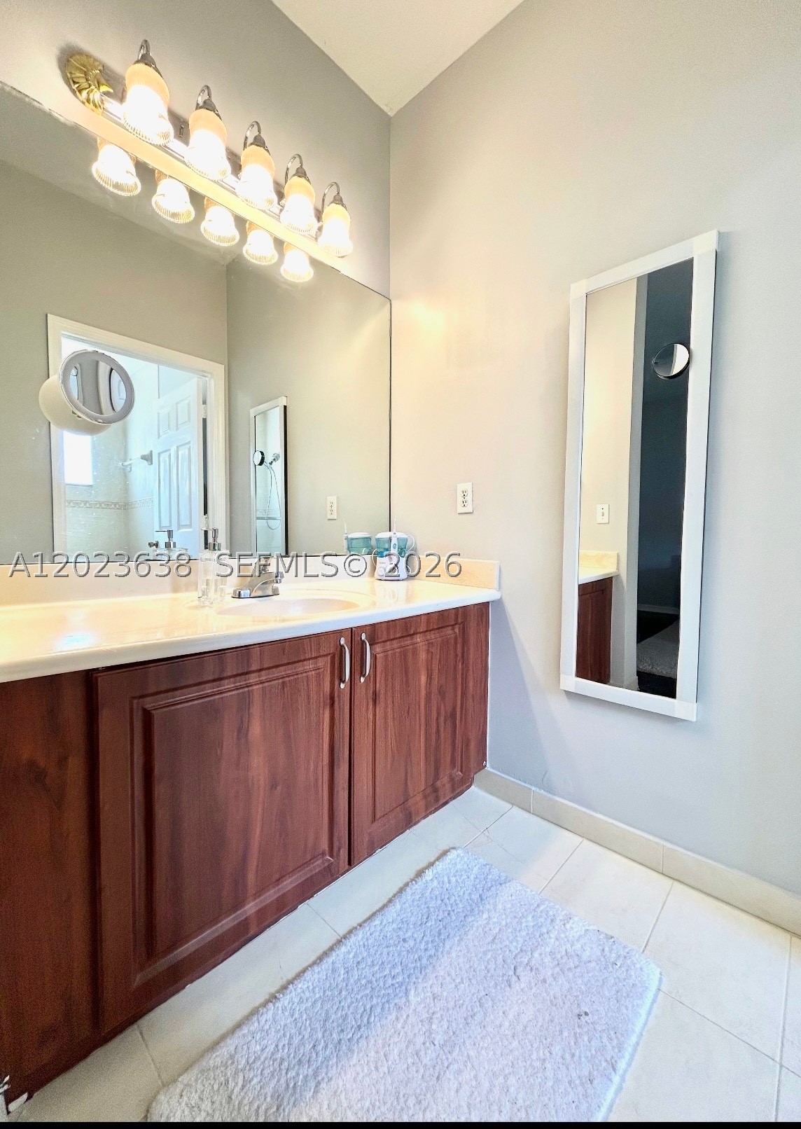 KENDALL VILLAGE TOWNVILLA - Residential
