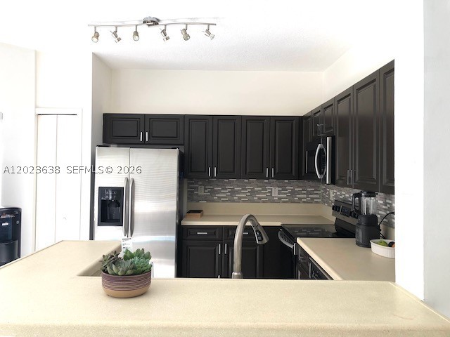 KENDALL VILLAGE TOWNVILLA - Residential