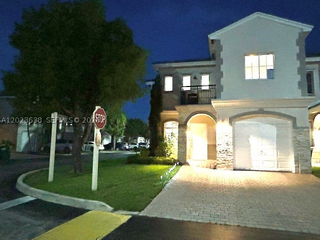 KENDALL VILLAGE TOWNVILLA - Residential