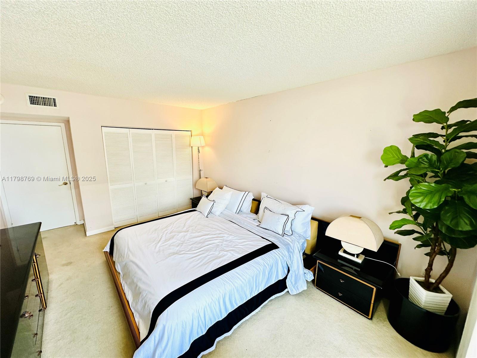 CHAMPLAIN TOWERS EAST CON - Residential