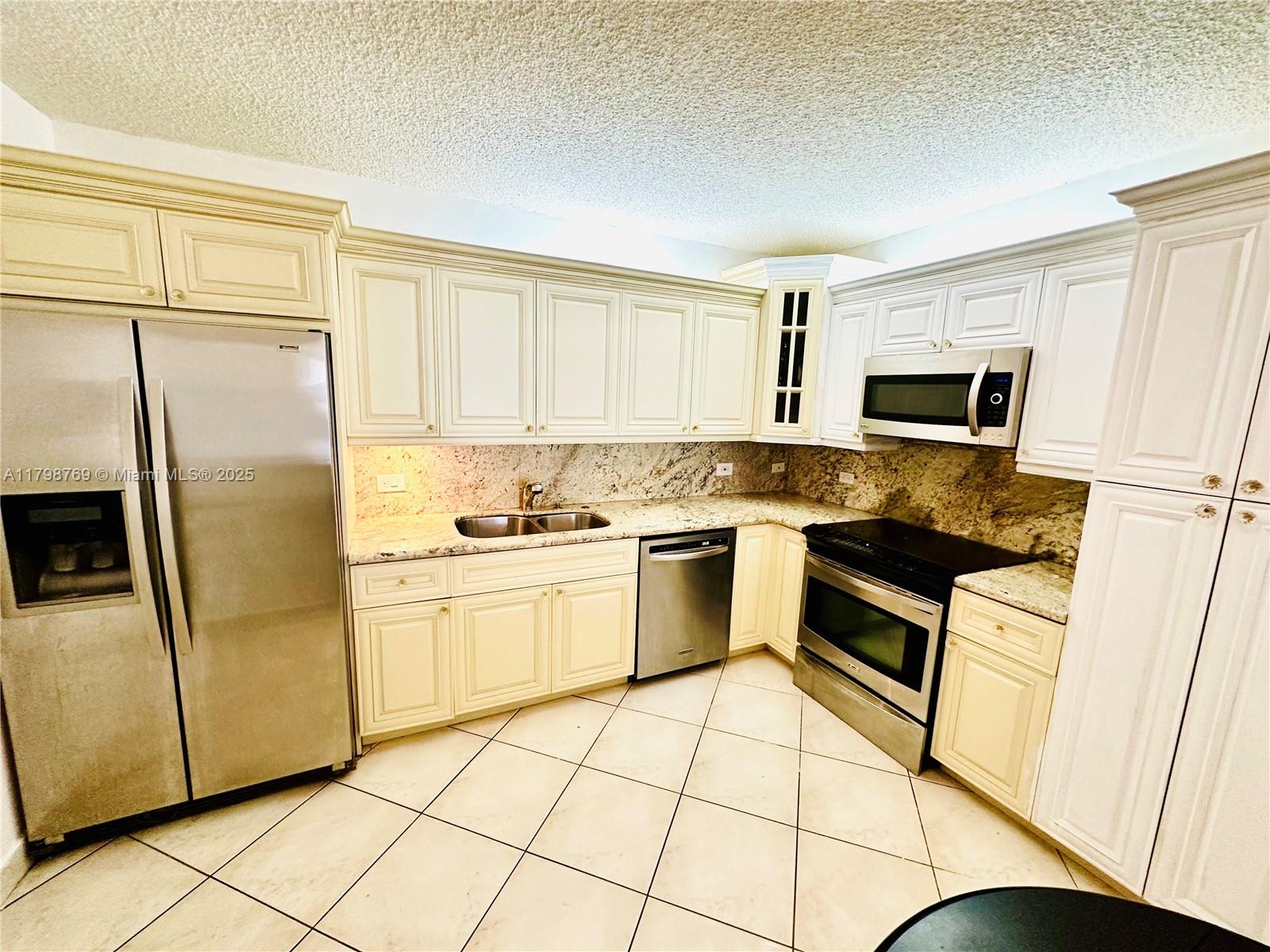 CHAMPLAIN TOWERS EAST CON - Residential