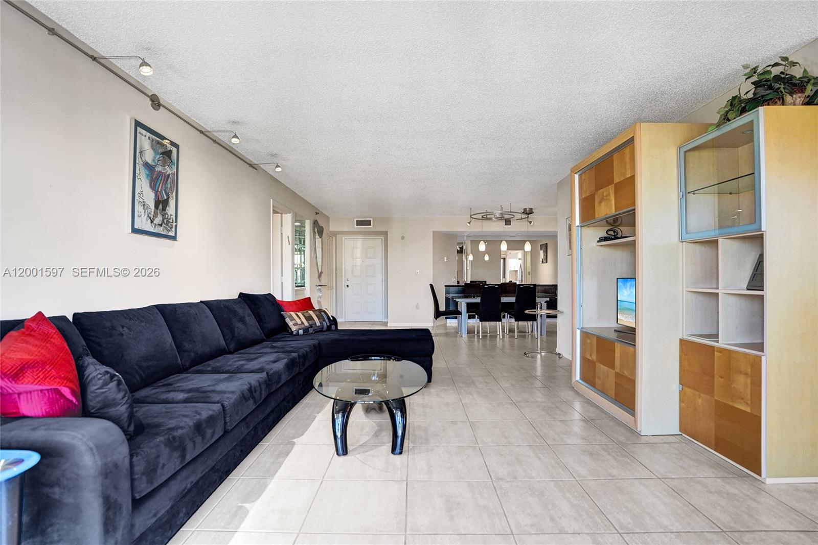 SUMMIT CONDO - Residential