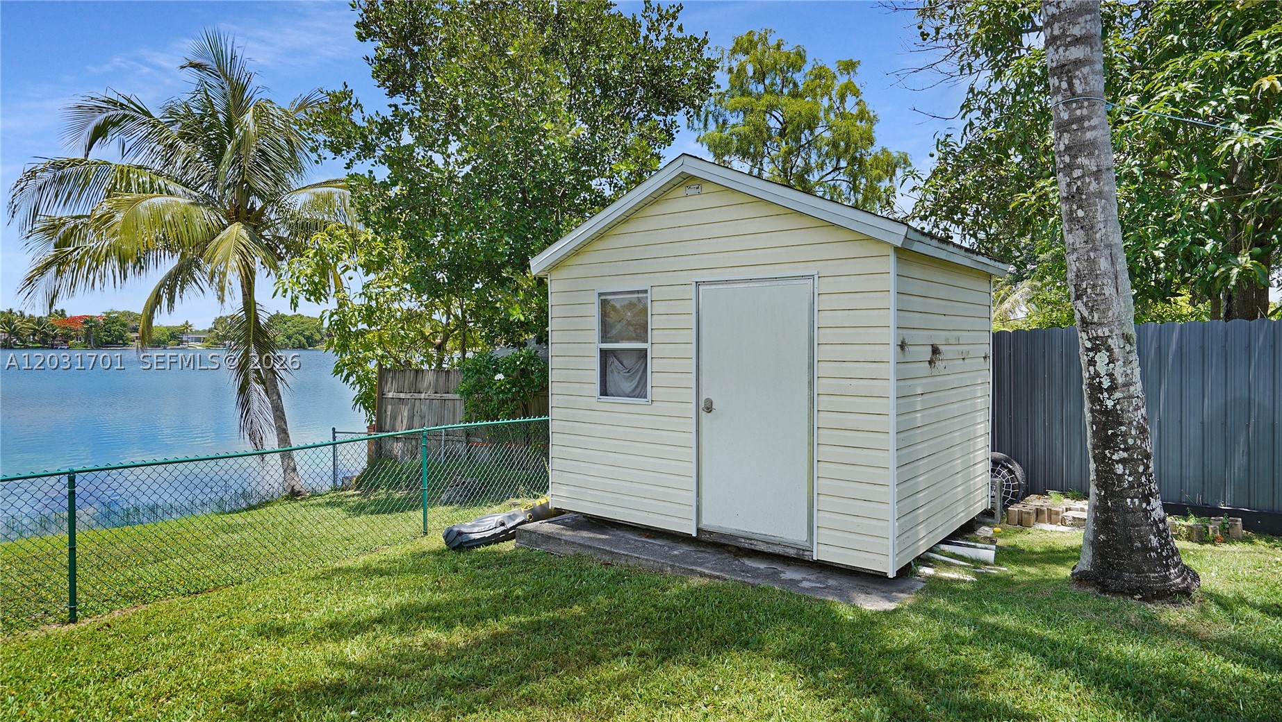 LAKE LAURENCE EST 1ST ADD - Residential