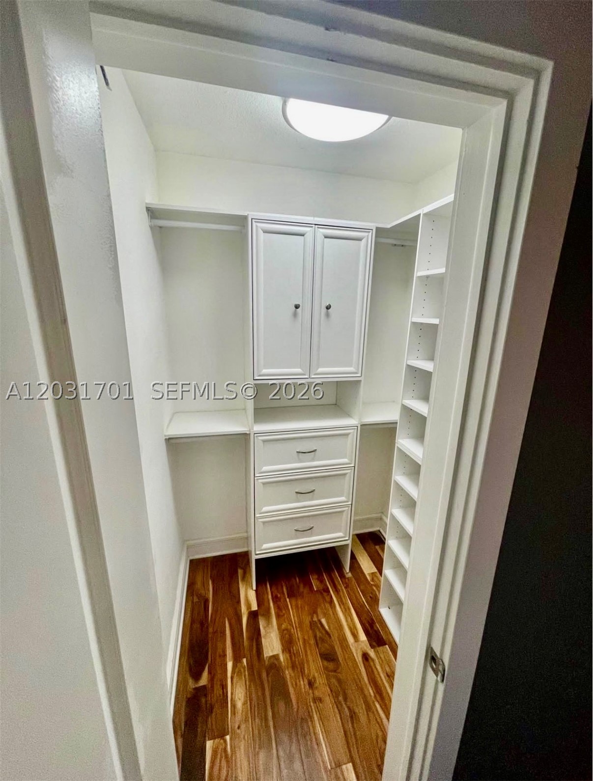 LAKE LAURENCE EST 1ST ADD - Residential
