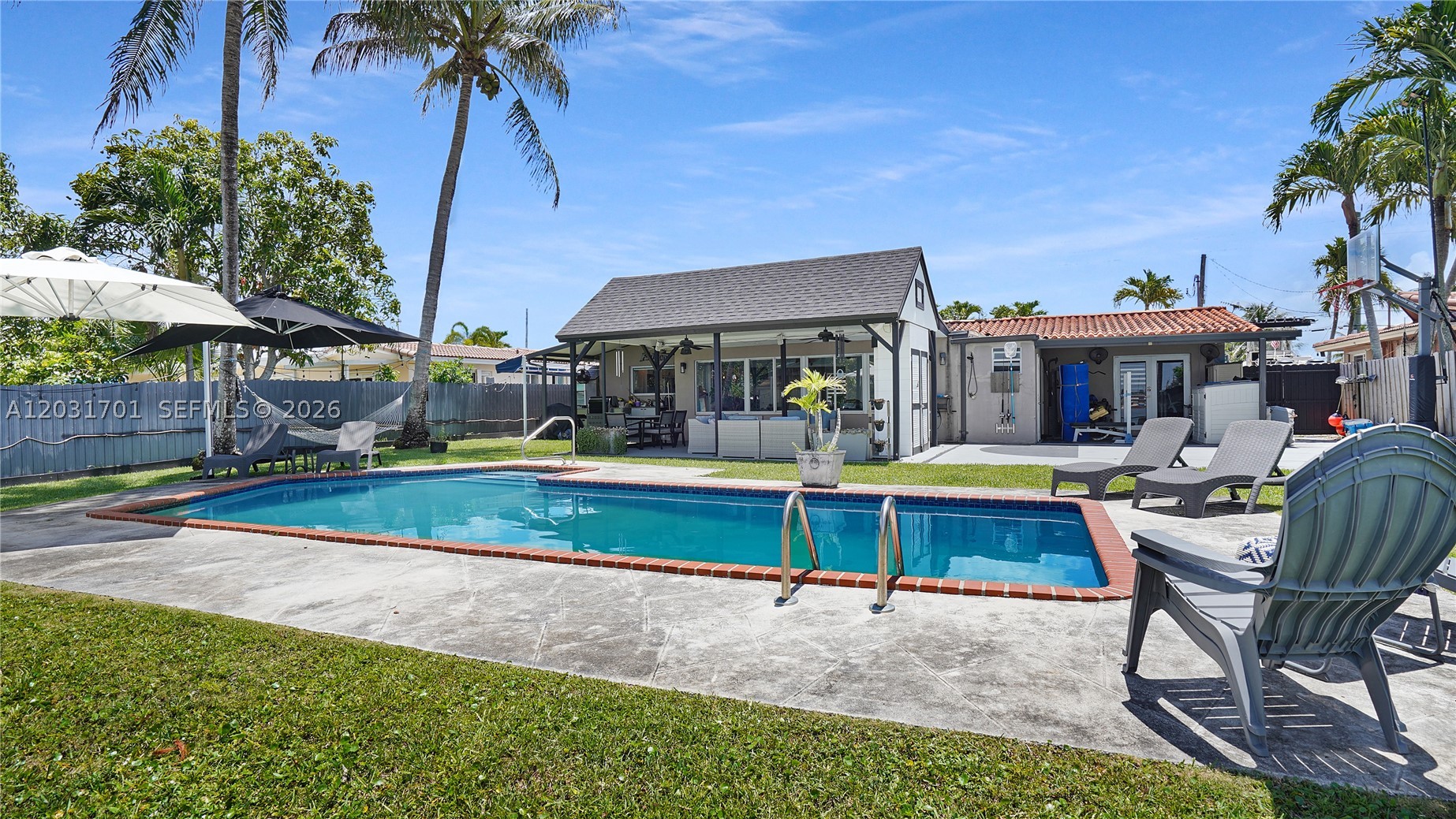 LAKE LAURENCE EST 1ST ADD - Residential