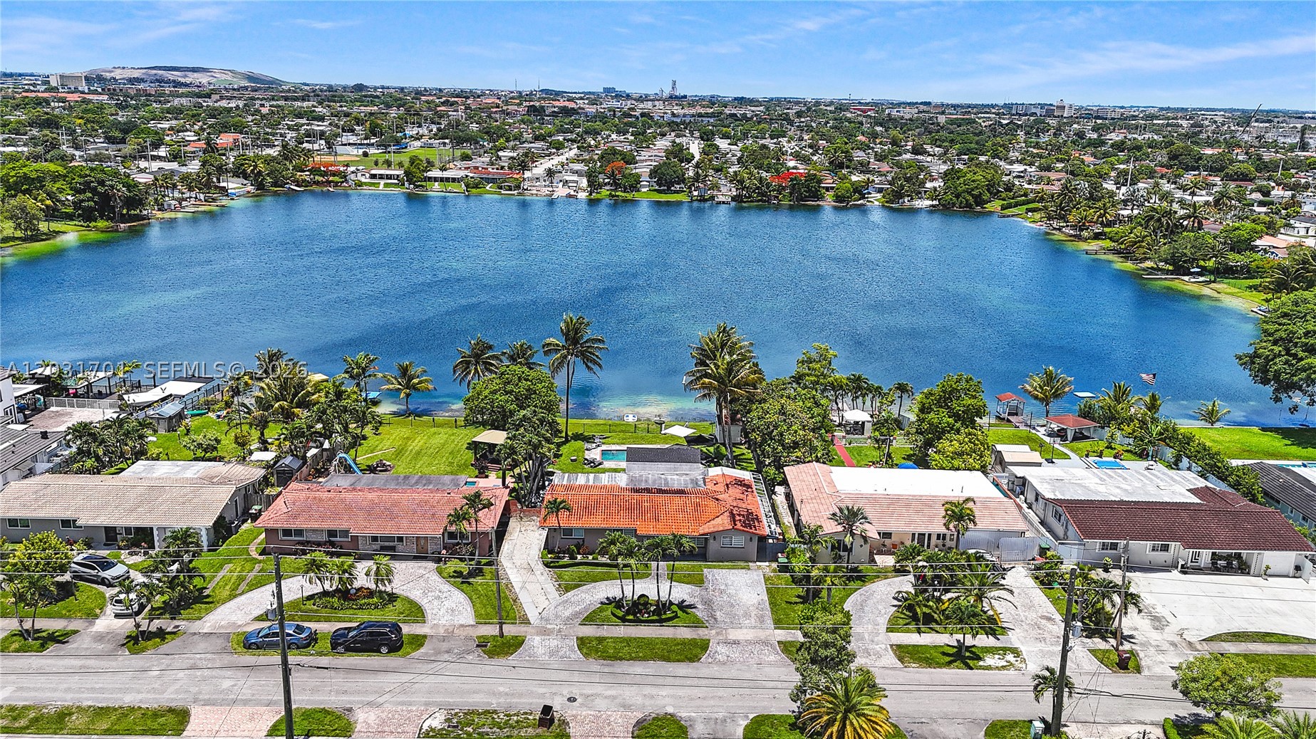LAKE LAURENCE EST 1ST ADD - Residential