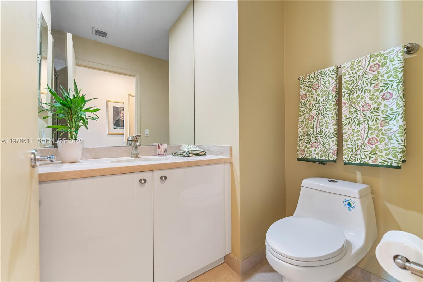 OCEANIA V CONDO - Residential