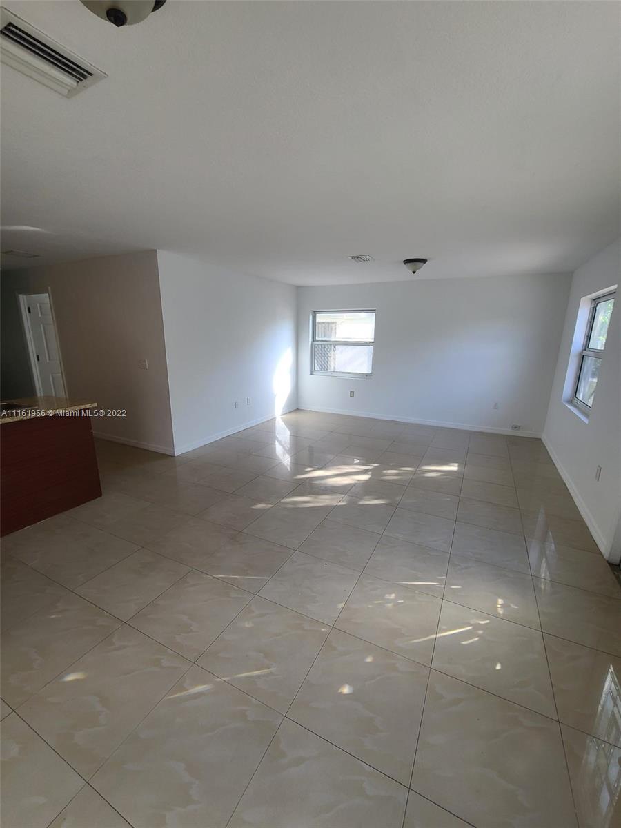BUENA VISTA GARDENS EXTEN - Residential Lease