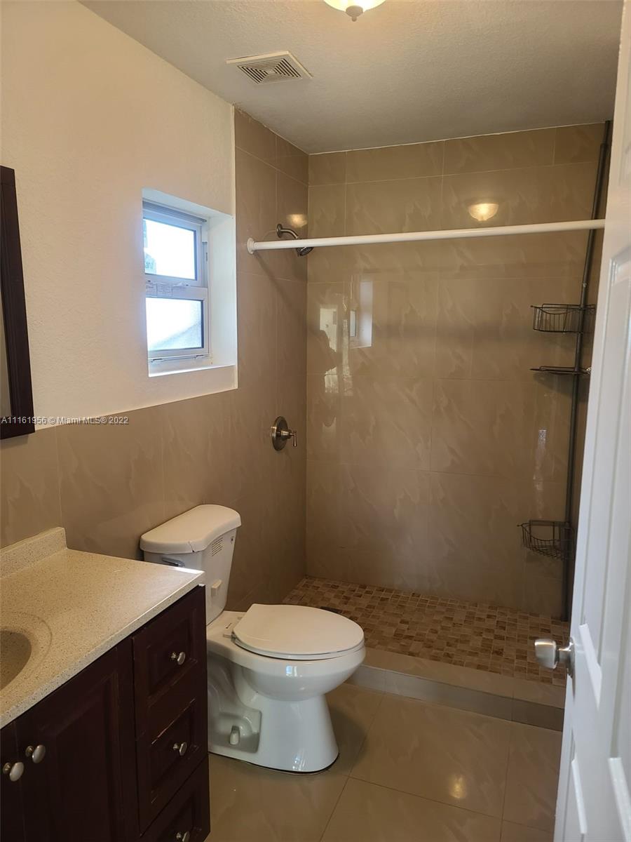 BUENA VISTA GARDENS EXTEN - Residential Lease