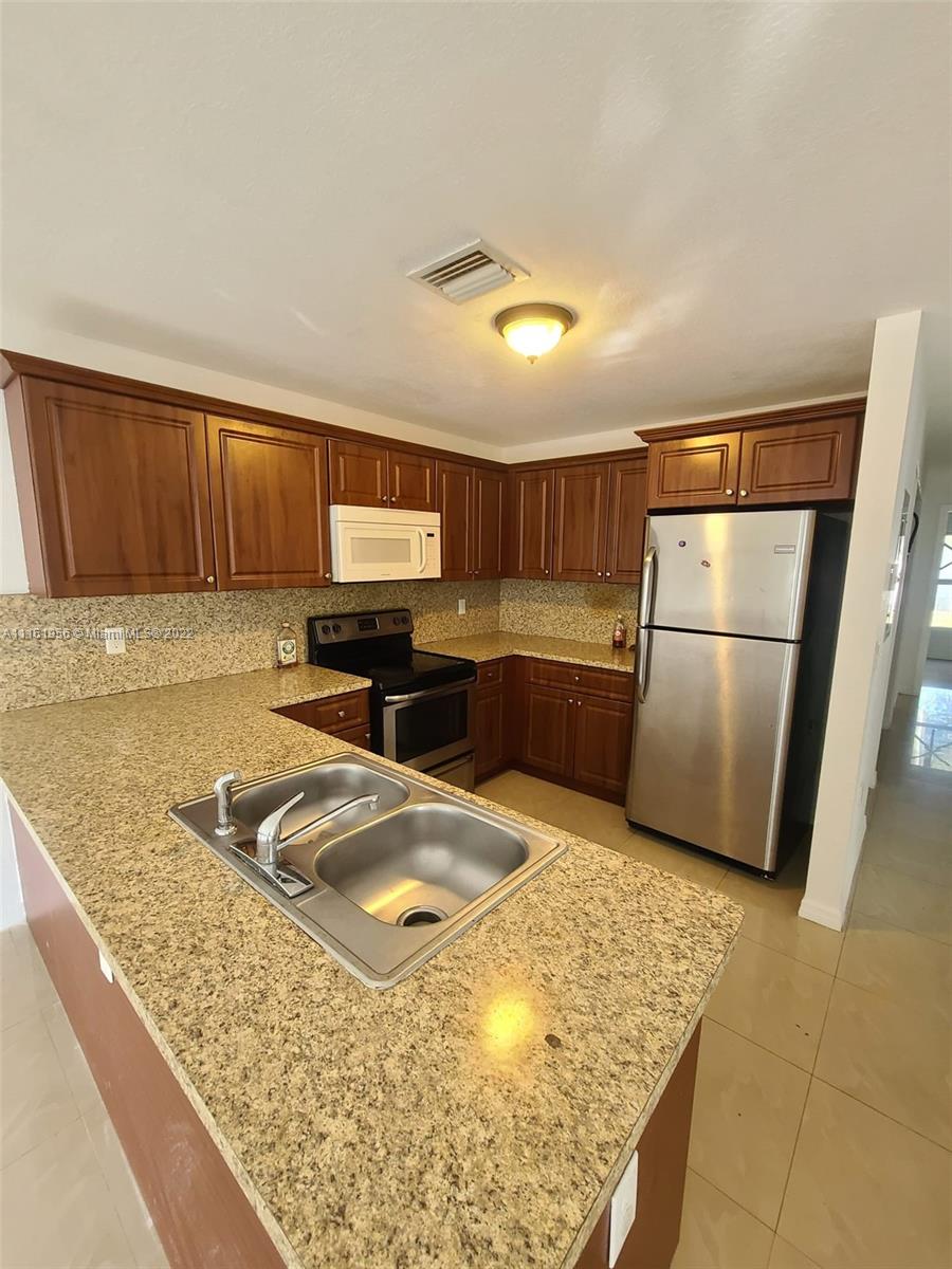 BUENA VISTA GARDENS EXTEN - Residential Lease