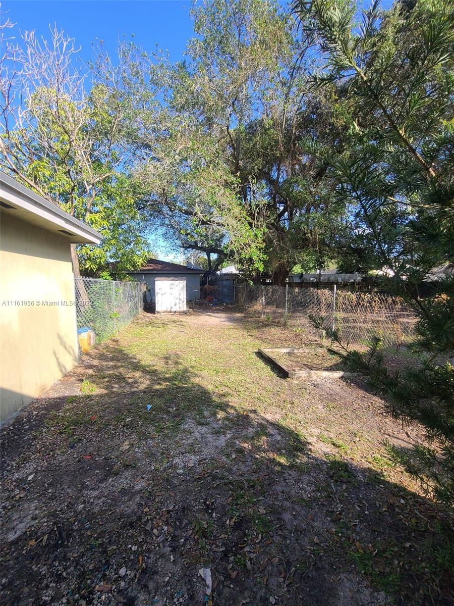 BUENA VISTA GARDENS EXTEN - Residential Lease
