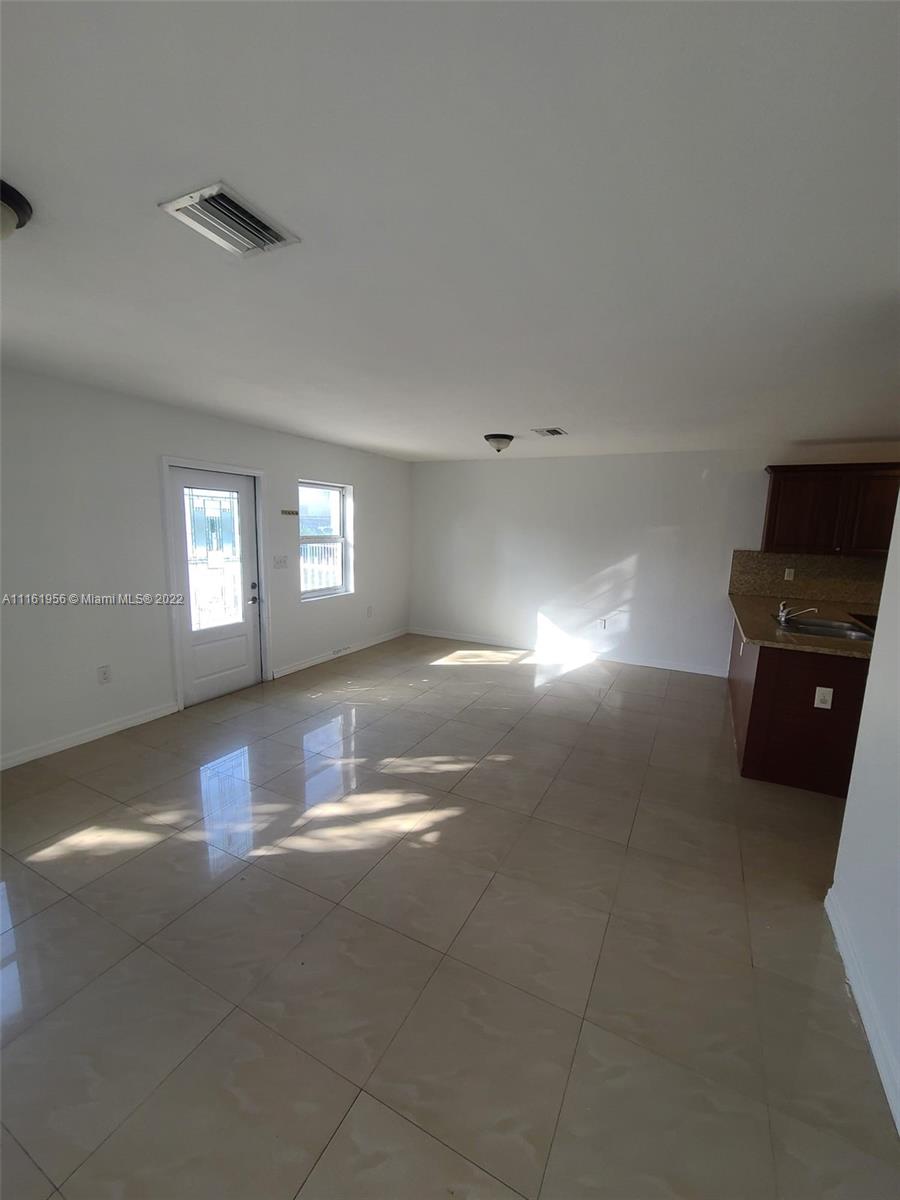 BUENA VISTA GARDENS EXTEN - Residential Lease