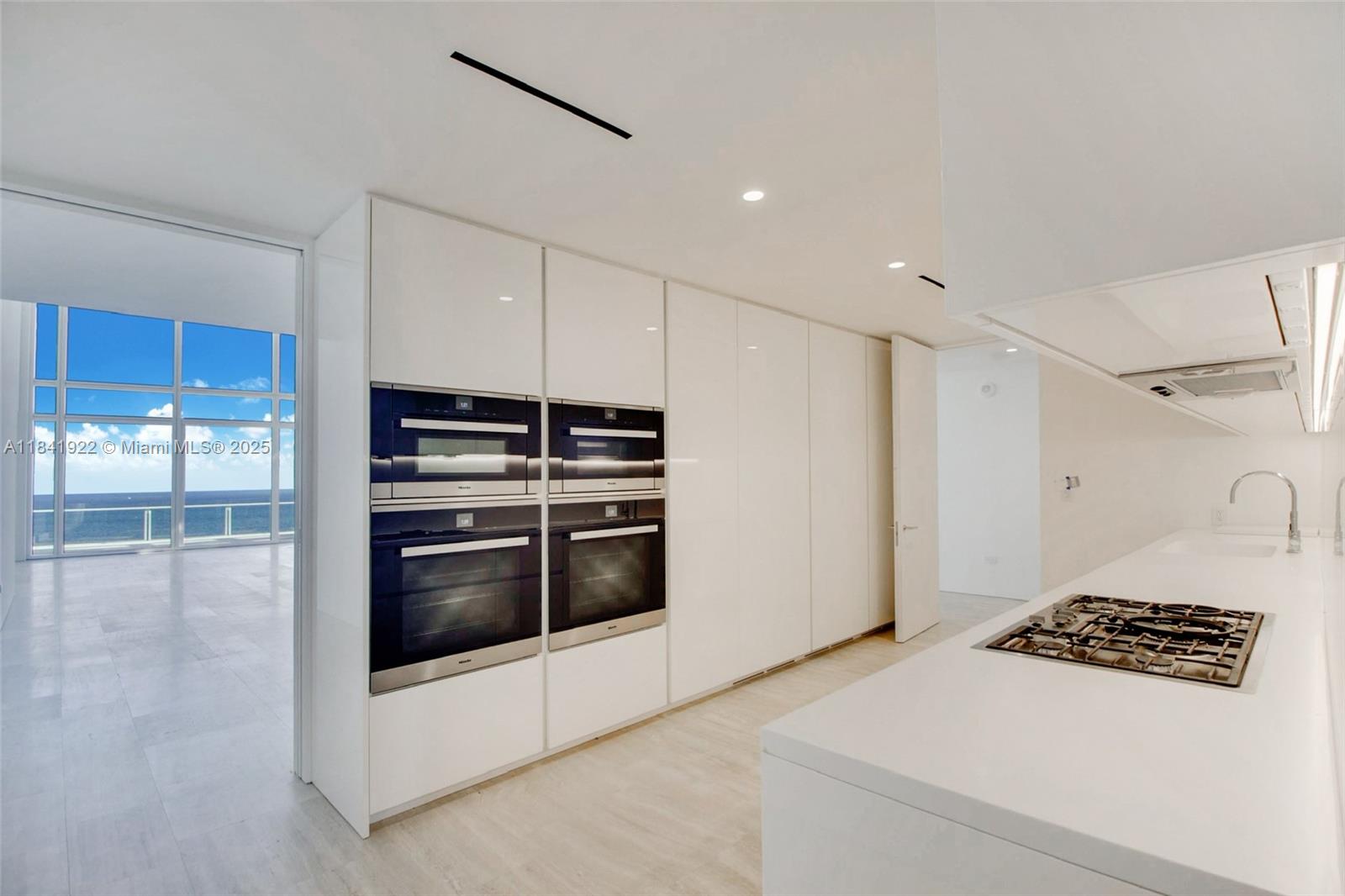 SURF CLUB CONDO - Residential