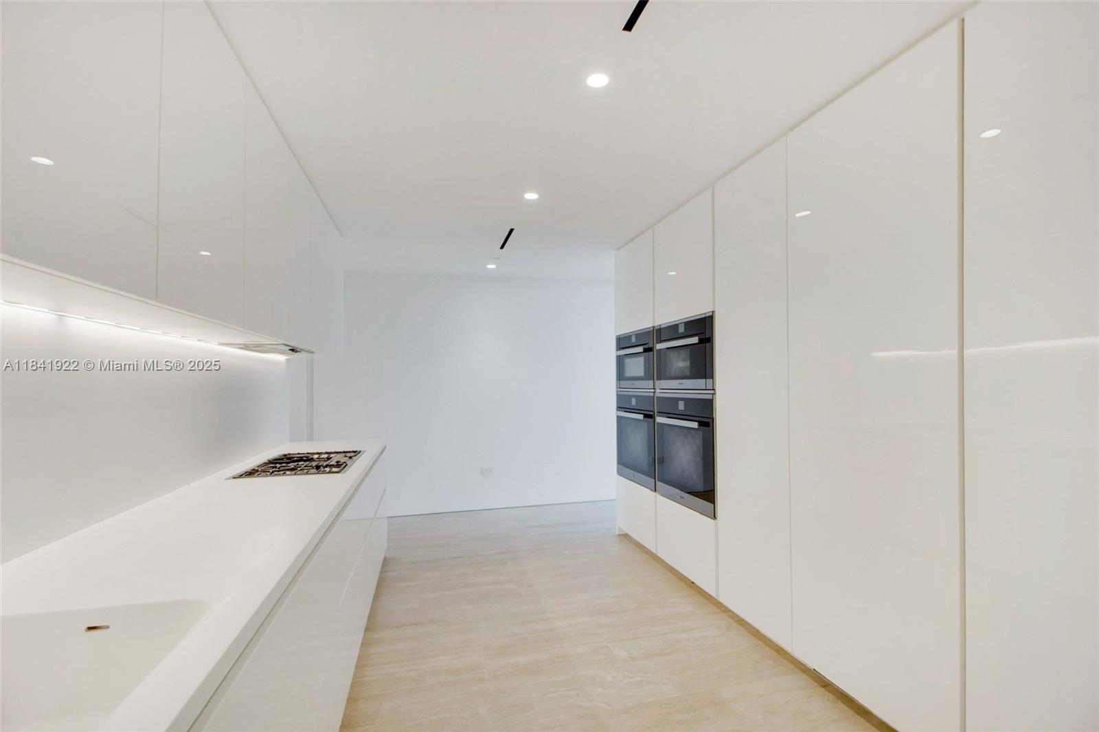 SURF CLUB CONDO - Residential