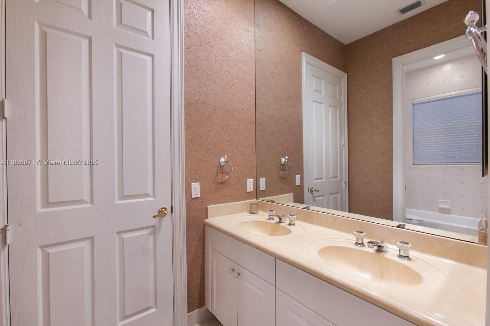 ENCLAVE 2ND SEC - Residential Lease