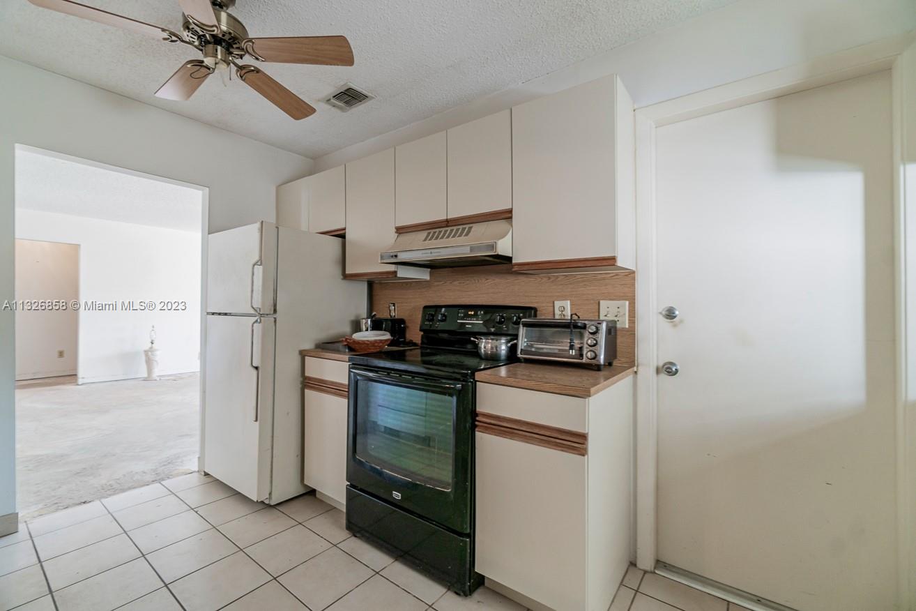 PALM BEACH LEISUREVILLE S - Residential