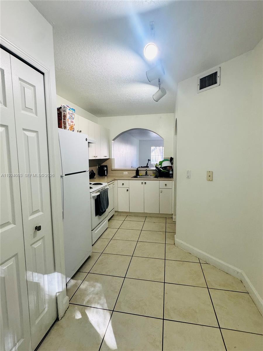 VENETIA GARDENS SOUTH CON - Residential