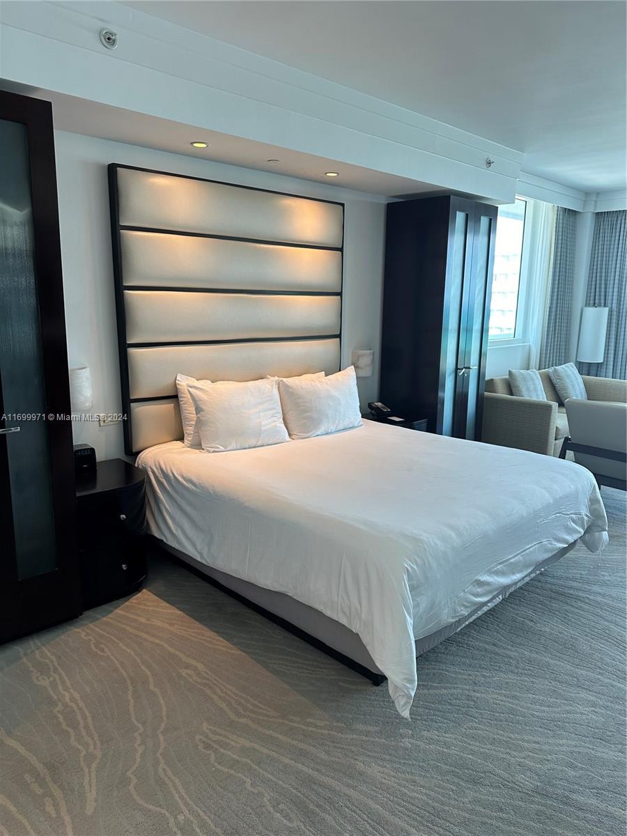 FONTAINEBLEAU III OCEAN C - Residential
