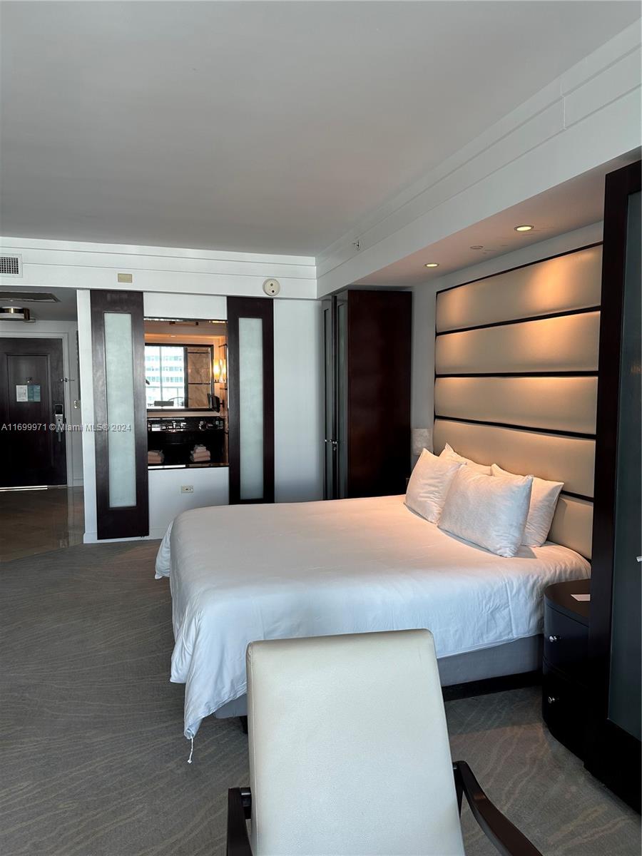 FONTAINEBLEAU III OCEAN C - Residential