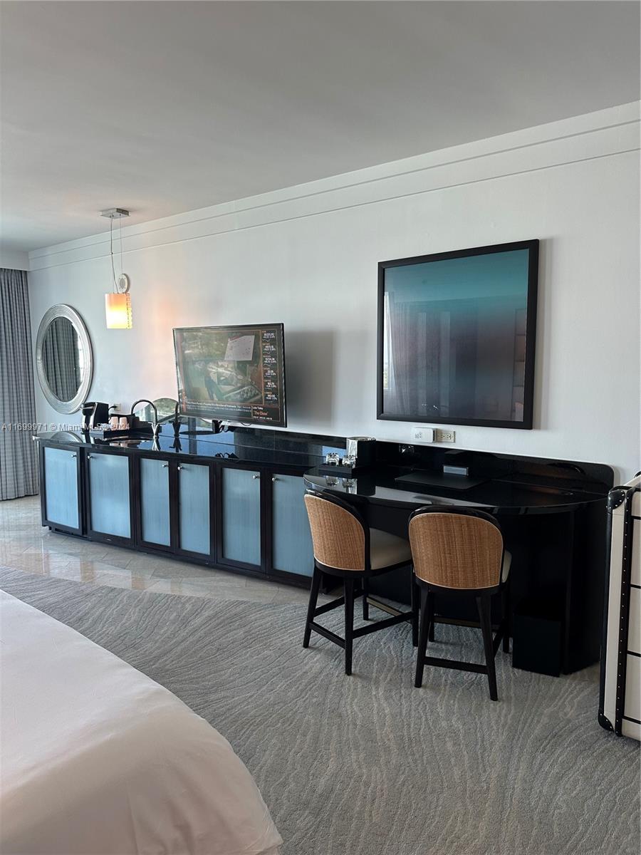 FONTAINEBLEAU III OCEAN C - Residential