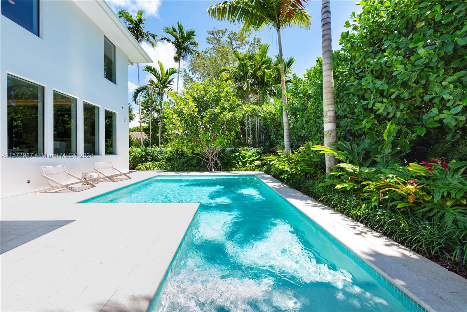 EARLETON SHORES - Residential