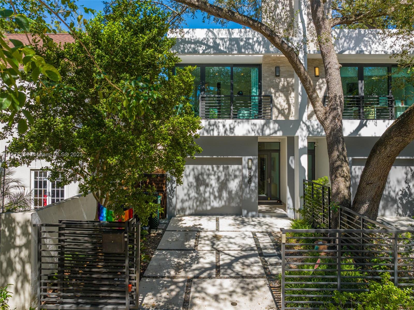 LINCOLN PARK VILLAS CONDO - Residential