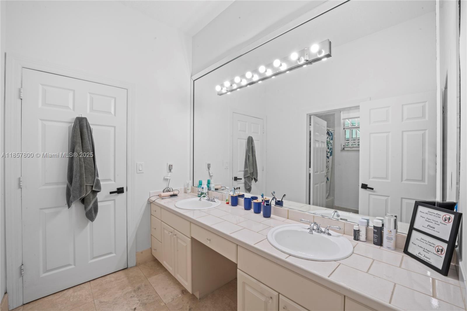 BEVERLY HILLS - Residential