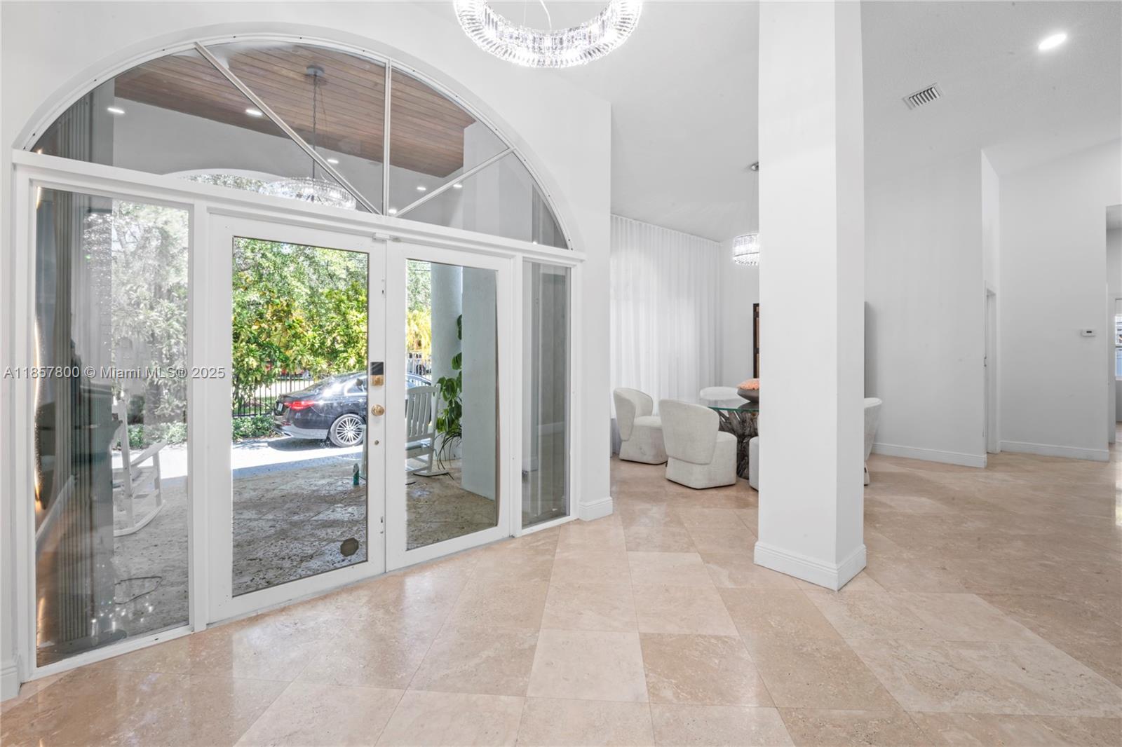 BEVERLY HILLS - Residential