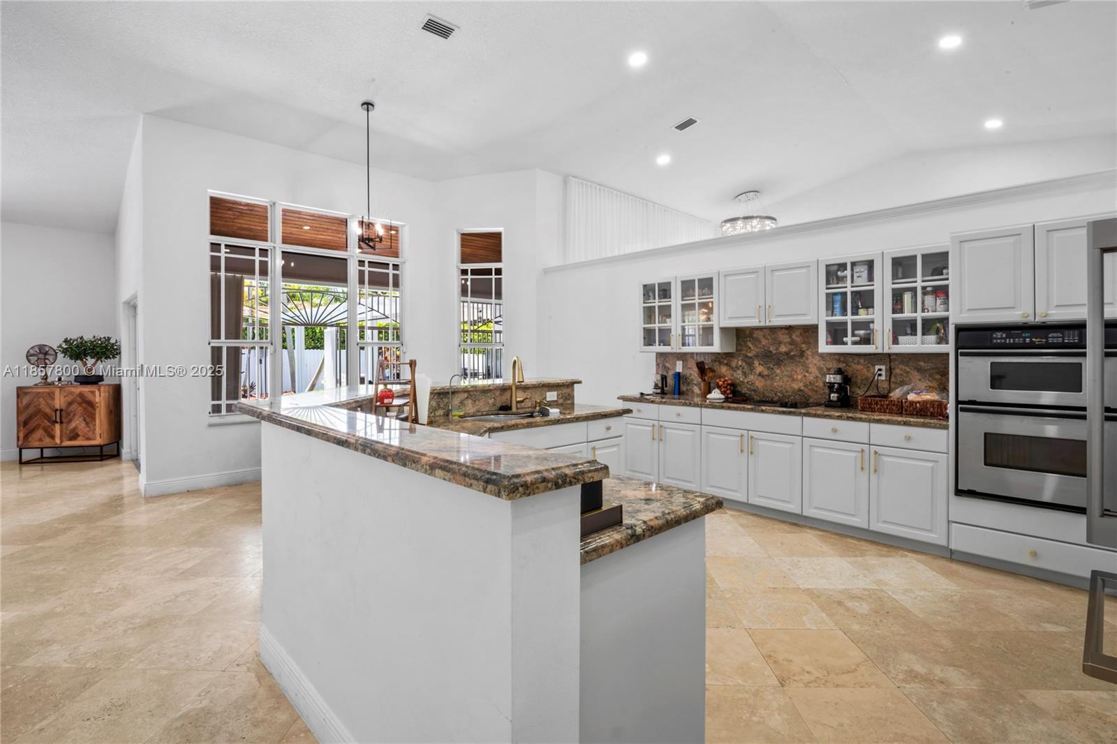 BEVERLY HILLS - Residential