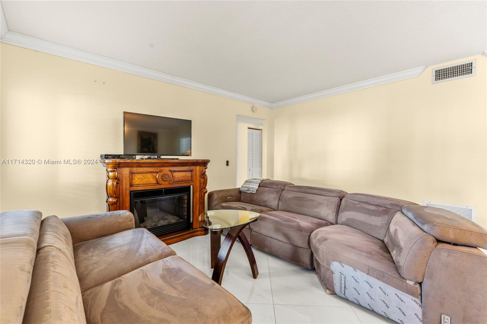 PINE RIDGE SOUTH IV CONDO - Residential Lease