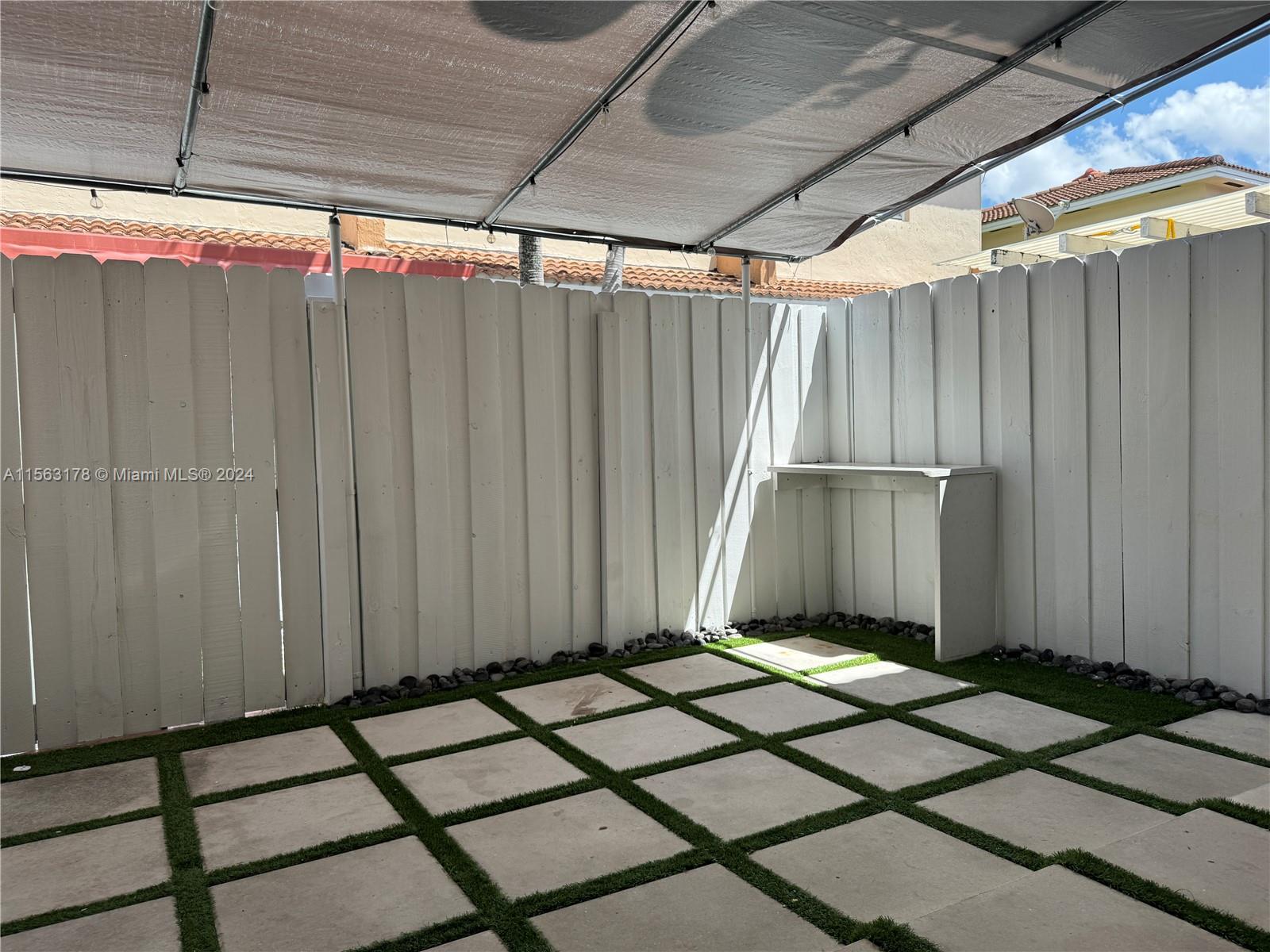 KENDALE LAKES NORTH SEC 9 - Residential Lease