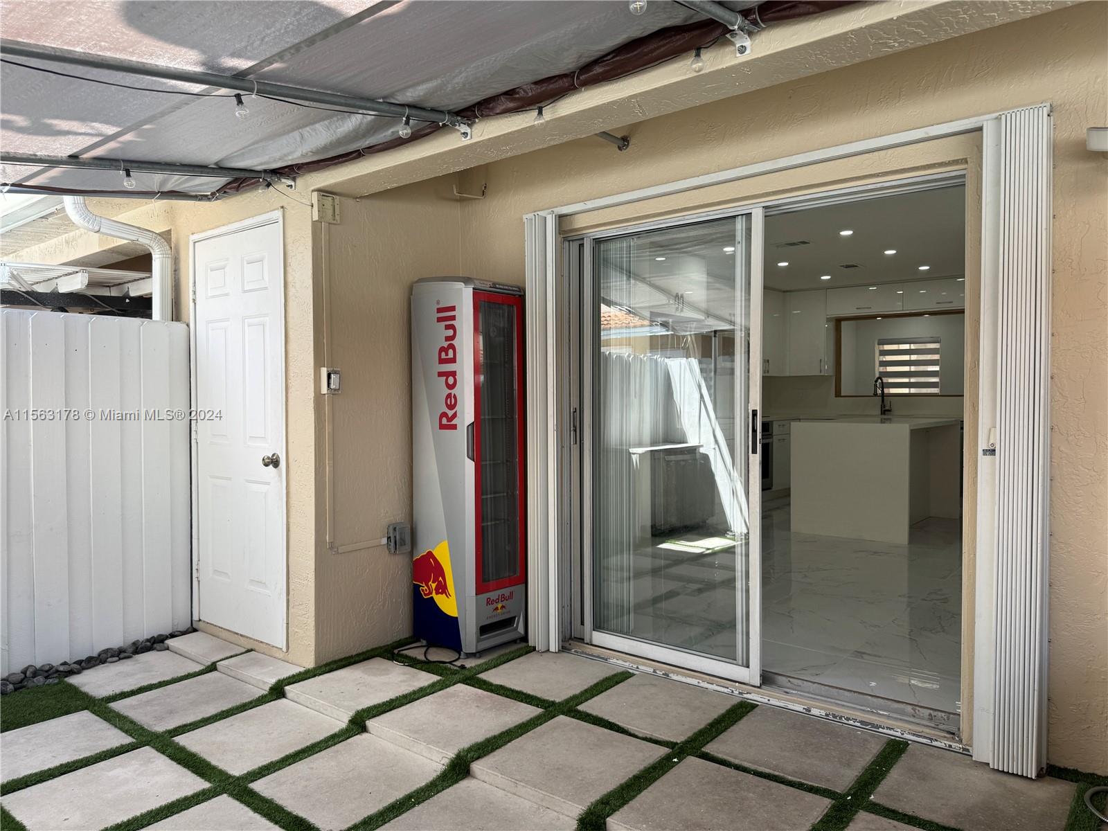KENDALE LAKES NORTH SEC 9 - Residential Lease