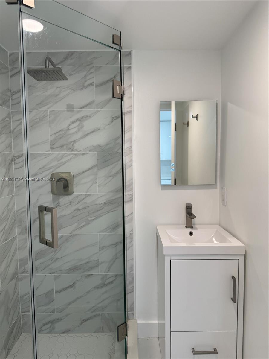 KENDALE LAKES NORTH SEC 9 - Residential Lease