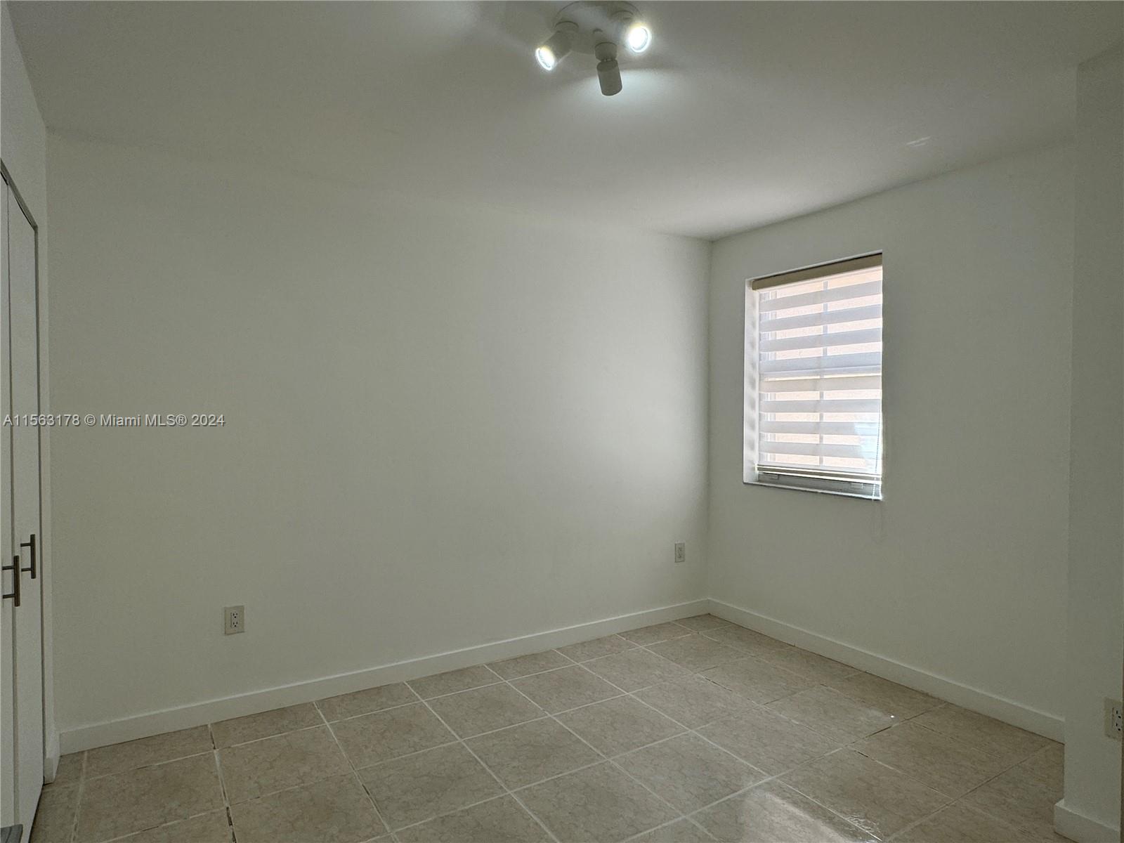 KENDALE LAKES NORTH SEC 9 - Residential Lease