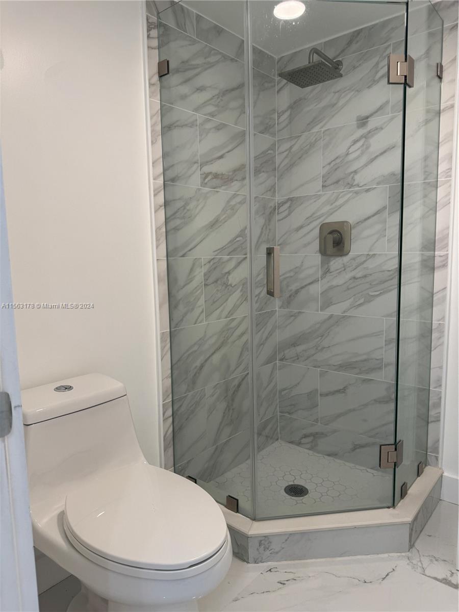 KENDALE LAKES NORTH SEC 9 - Residential Lease