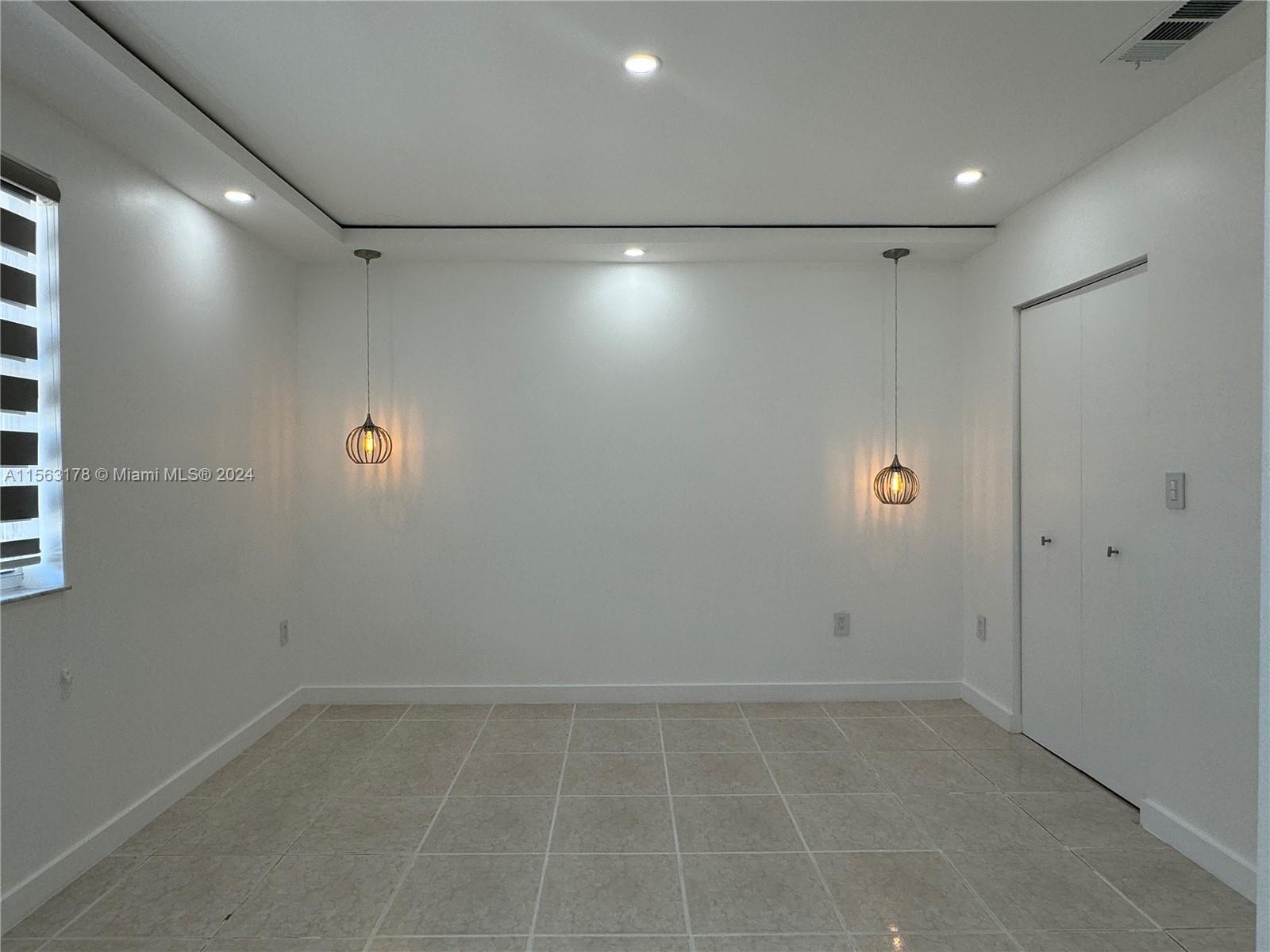 KENDALE LAKES NORTH SEC 9 - Residential Lease