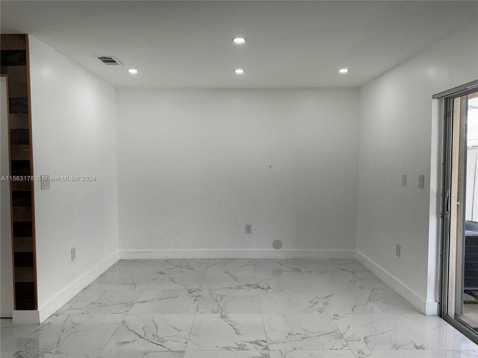 KENDALE LAKES NORTH SEC 9 - Residential Lease