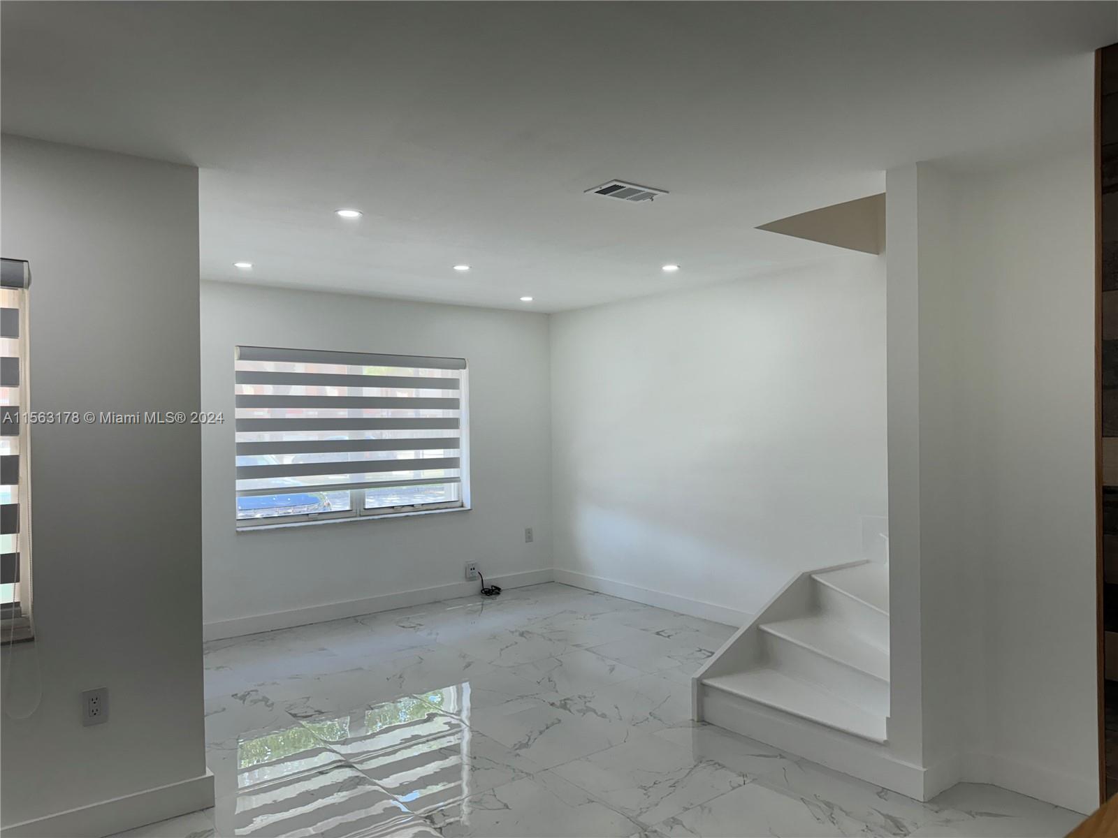 KENDALE LAKES NORTH SEC 9 - Residential Lease