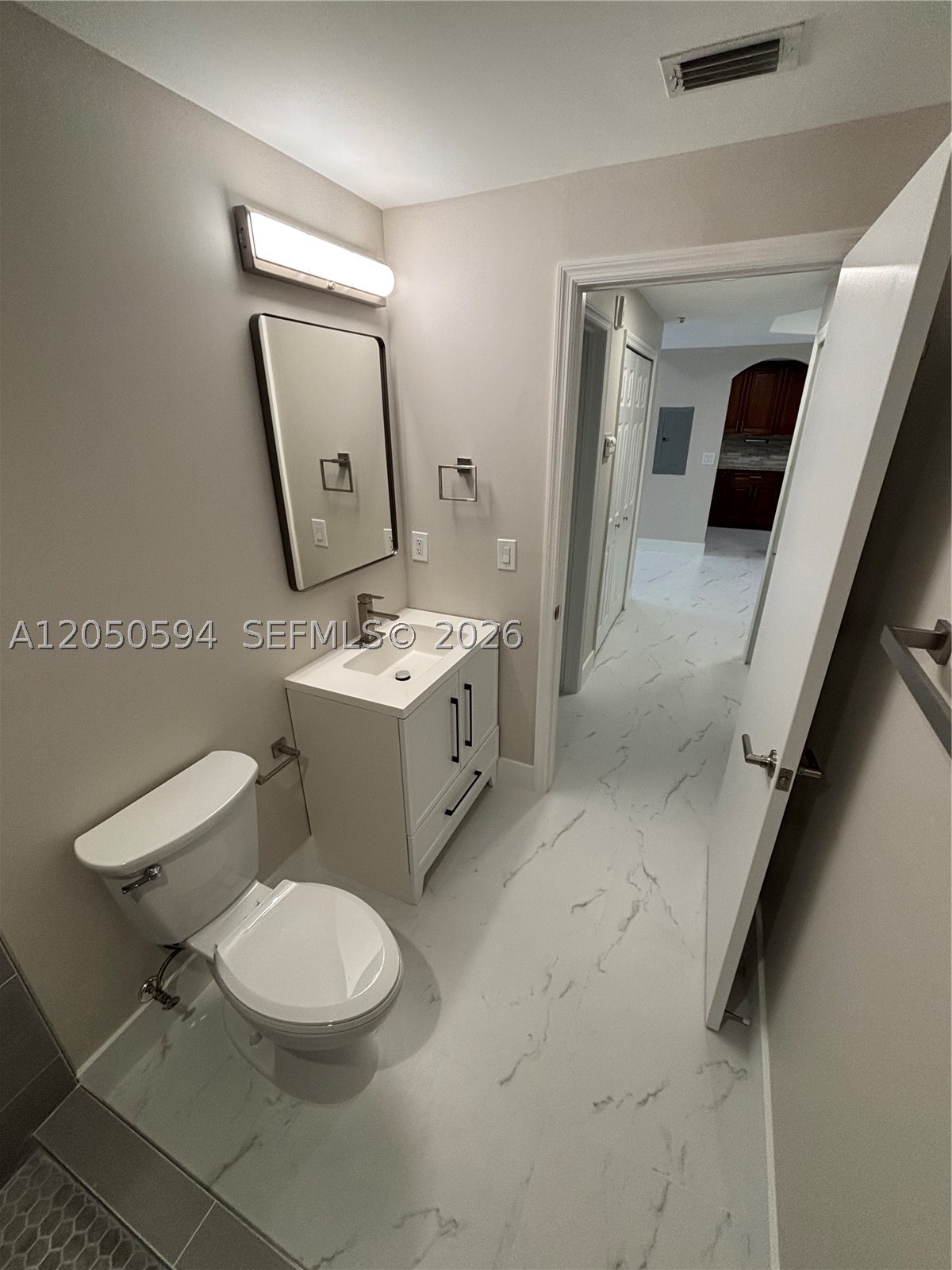 THE COURTS AT DORAL ISLES - Residential Lease