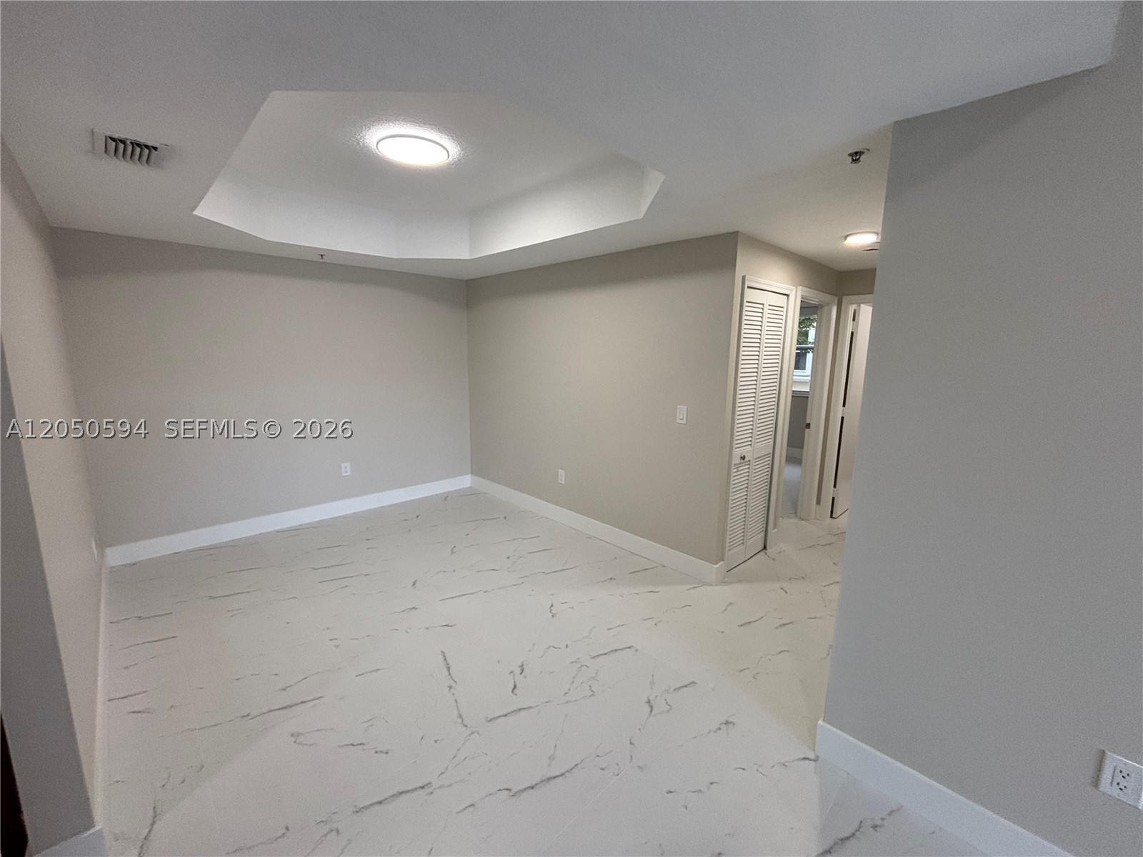 THE COURTS AT DORAL ISLES - Residential Lease