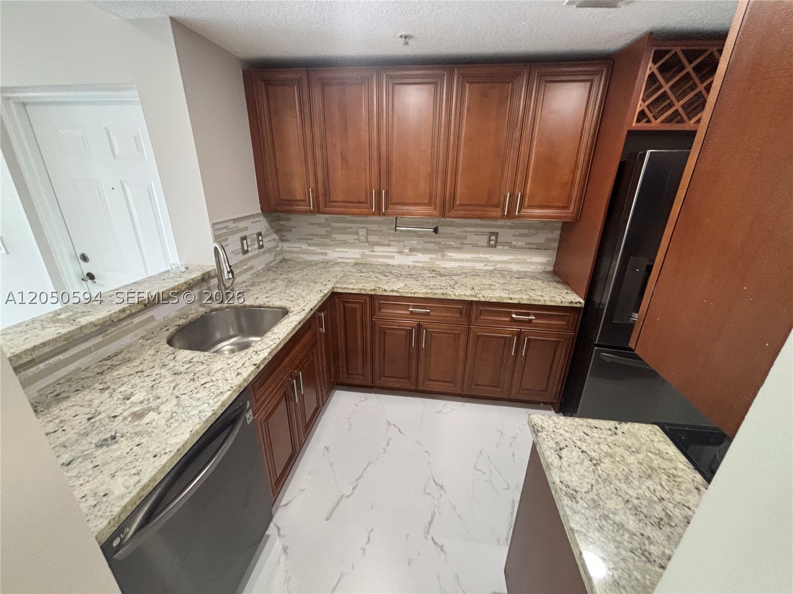 THE COURTS AT DORAL ISLES - Residential Lease