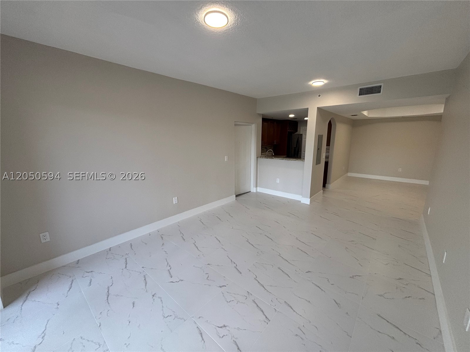 THE COURTS AT DORAL ISLES - Residential Lease