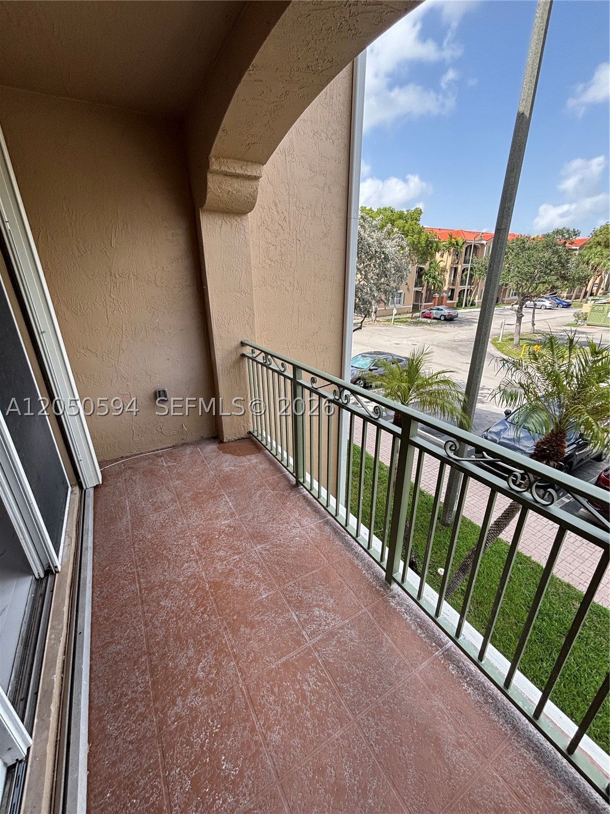 THE COURTS AT DORAL ISLES - Residential Lease
