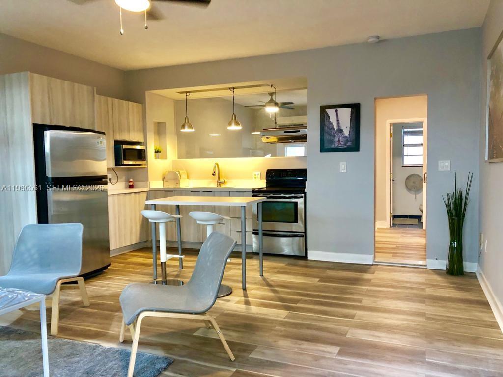 THE LESLIE CONDO - Residential
